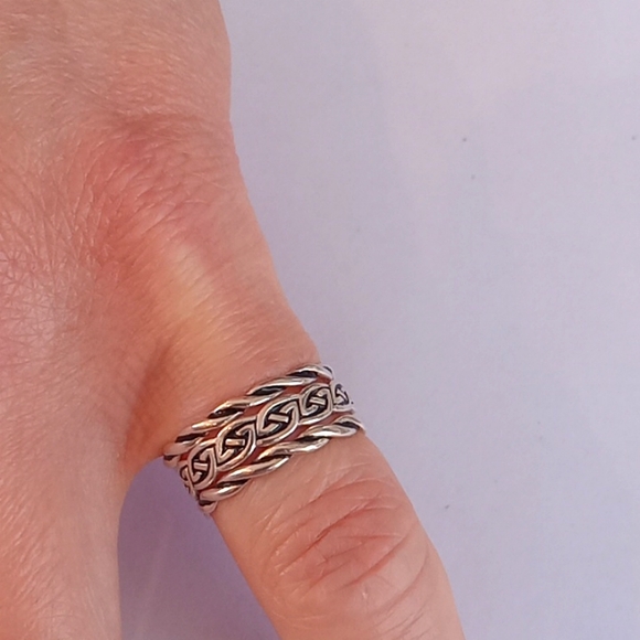 Jewelry - 3 stackable rings, size 7